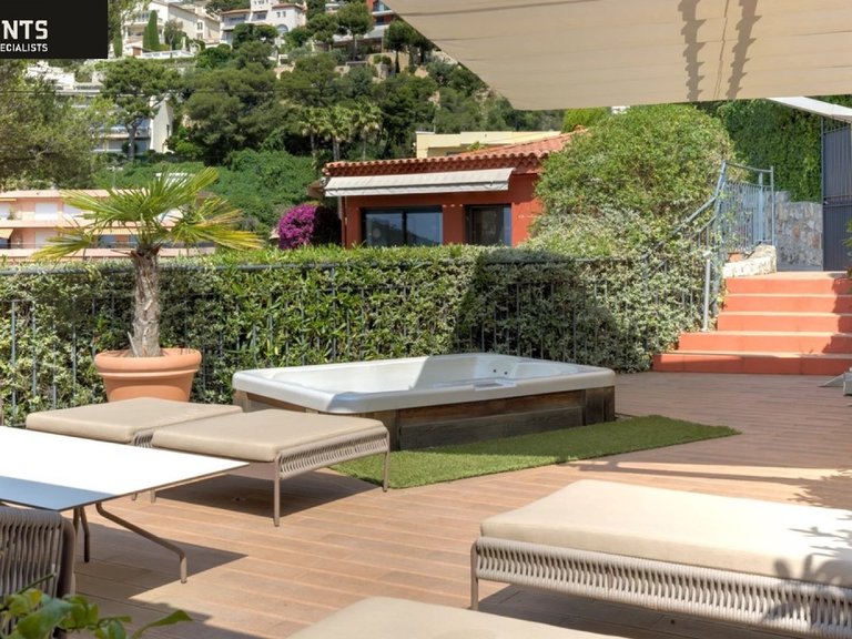 Villa for Sale in Villefranche Sur Mer, Villefranche, Cap Ferrat Area 7