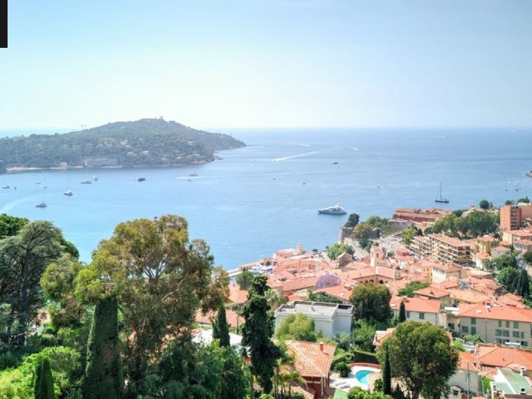 Villa for Sale in Villefranche Sur Mer, Villefranche, Cap Ferrat Area 9