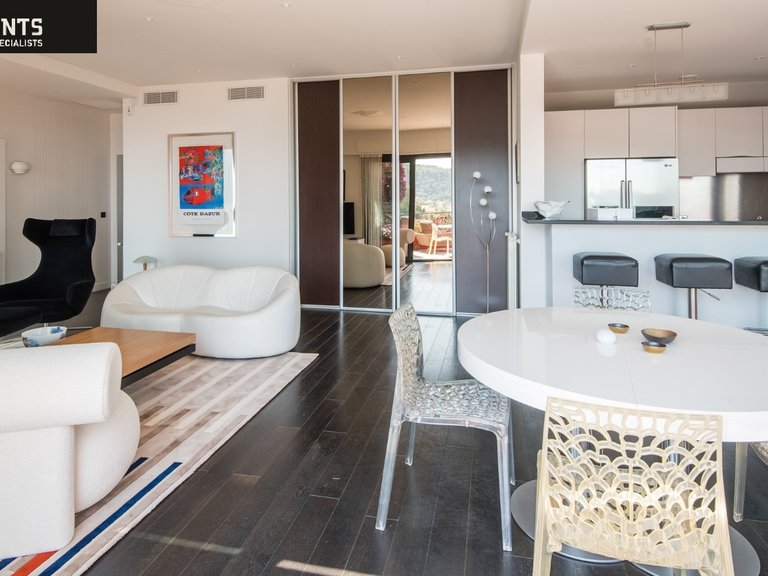 Villa for Sale in Villefranche Sur Mer, Villefranche, Cap Ferrat Area 12