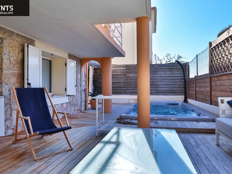 Villa for Sale in Nice - Mont Boron, Nice Area 4