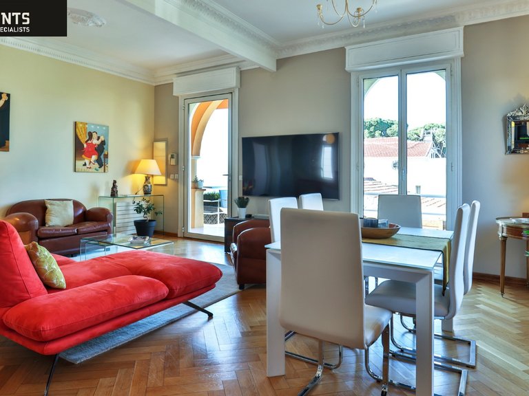 Villa for Sale in Nice - Mont Boron, Nice Area 7
