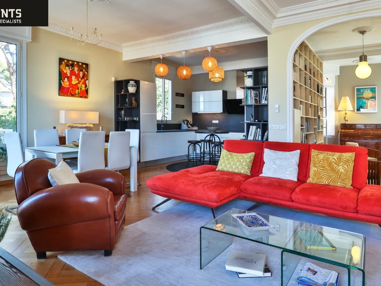 Villa for Sale in Nice - Mont Boron, Nice Area 8