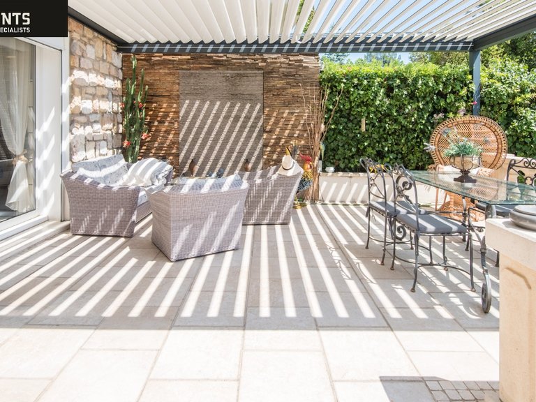 Villa for Sale in Nice, Nice Area 5