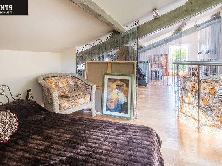 Villa for Sale in Nice, Nice Area 16