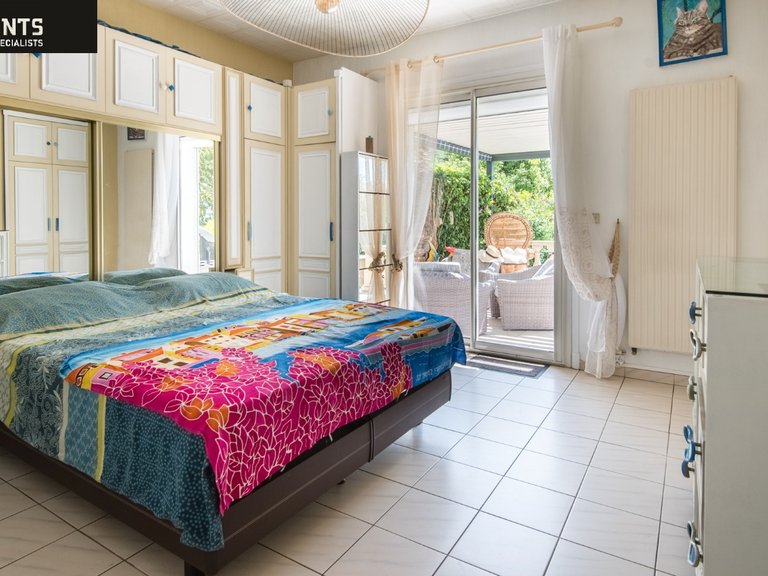 Villa for Sale in Nice, Nice Area 18