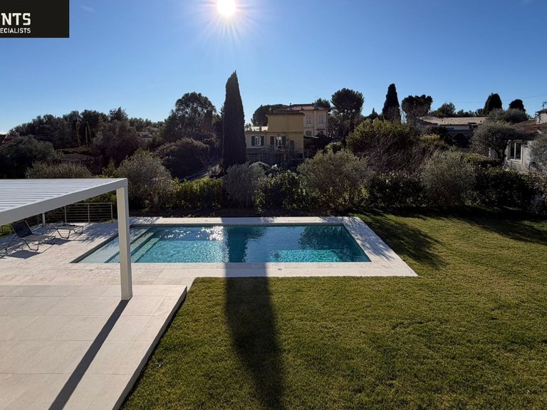 Villa for Sale in Villefranche Sur Mer, Villefranche, Cap Ferrat Area 2