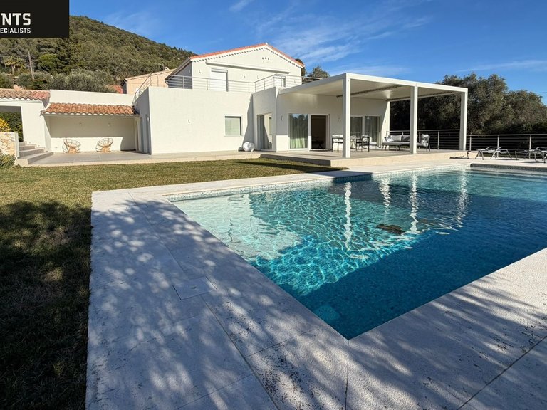 Villa for Sale in Villefranche Sur Mer, Villefranche, Cap Ferrat Area 3