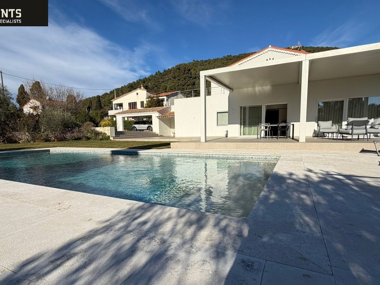 Villa for Sale in Villefranche Sur Mer, Villefranche, Cap Ferrat Area 4