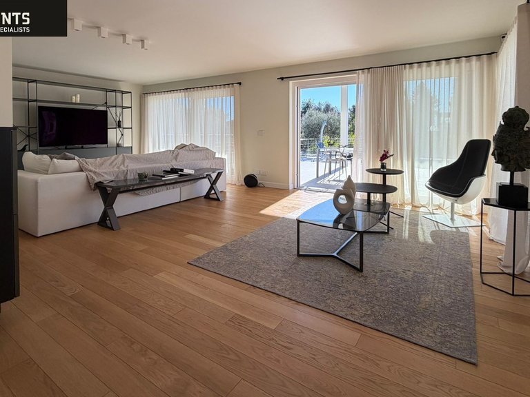 Villa for Sale in Villefranche Sur Mer, Villefranche, Cap Ferrat Area 6