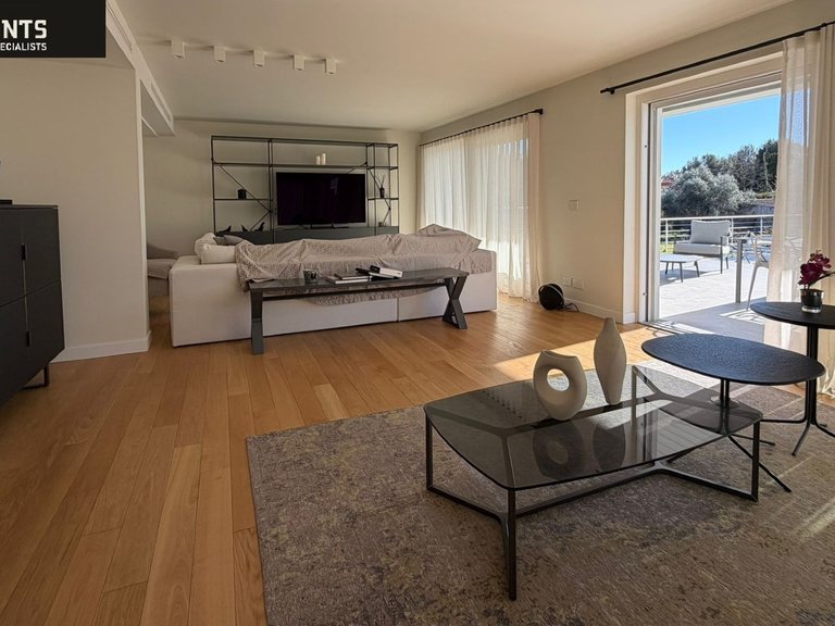 Villa for Sale in Villefranche Sur Mer, Villefranche, Cap Ferrat Area 7