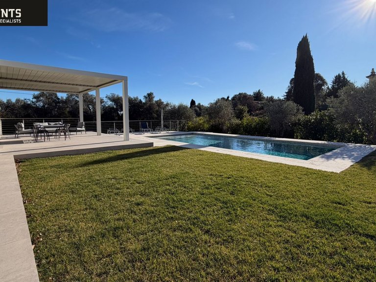 Villa for Sale in Villefranche Sur Mer, Villefranche, Cap Ferrat Area 16