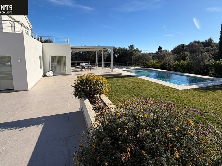 Villa for Sale in Villefranche Sur Mer, Villefranche, Cap Ferrat Area 17