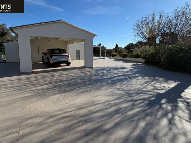 Villa for Sale in Villefranche Sur Mer, Villefranche, Cap Ferrat Area 18