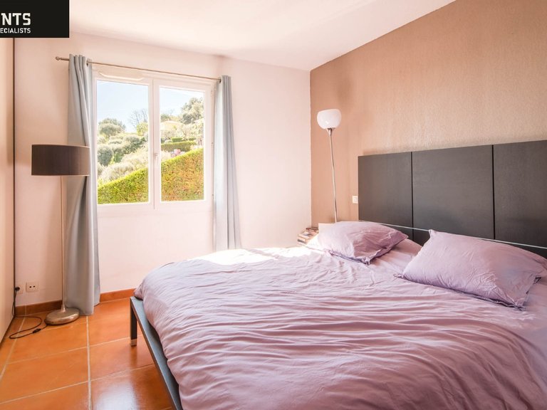 Villa for Sale in Nice, Nice Area 10