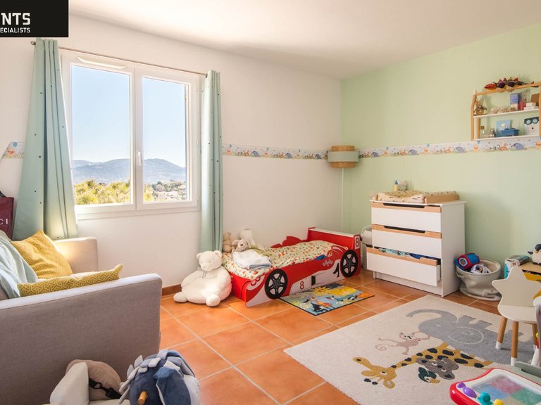 Villa for Sale in Nice, Nice Area 14