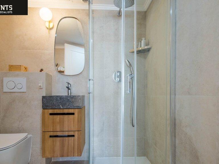 Villa for Sale in Nice, Nice Area 15