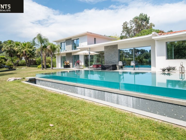 Villa for Sale in Roquefort Les Pins, Mougins, Valbonne, Grasse Area 3