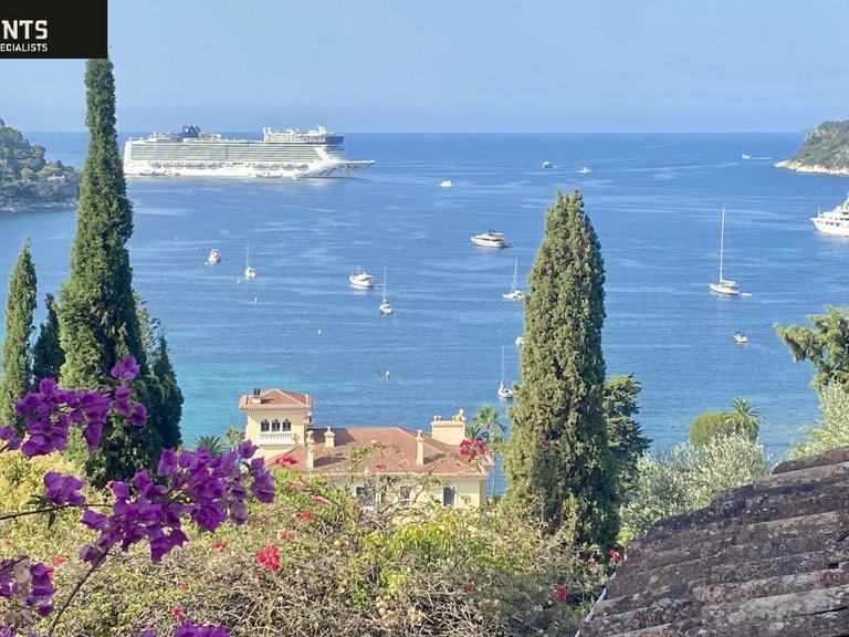 Villa for Sale in Villefranche Sur Mer, Villefranche, Cap Ferrat Area 16