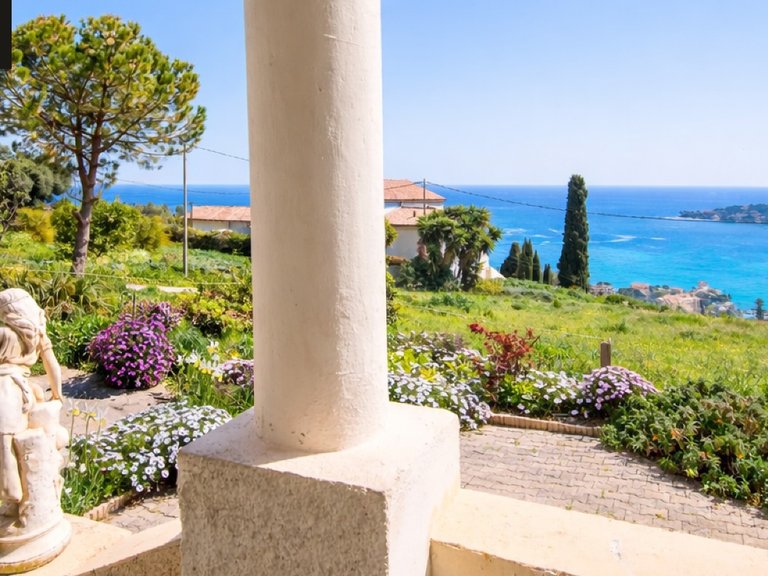 Villa for Sale in Villefranche Sur Mer, Villefranche, Cap Ferrat Area 9