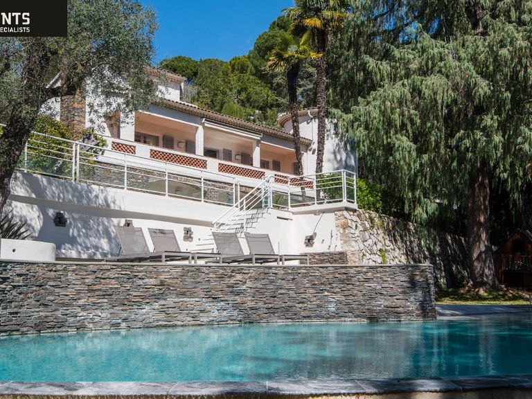 Villa for Sale in Nice, Nice Area 2