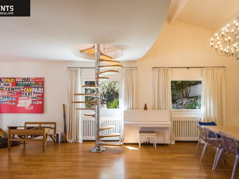 Villa for Sale in Nice, Nice Area 6