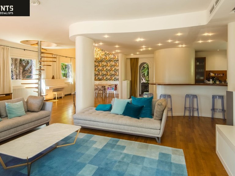 Villa for Sale in Nice, Nice Area 8