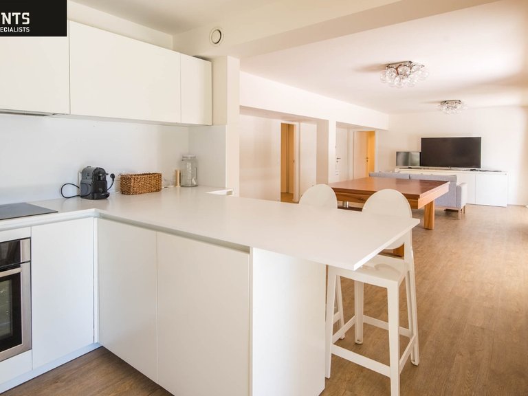 Villa for Sale in Nice, Nice Area 16