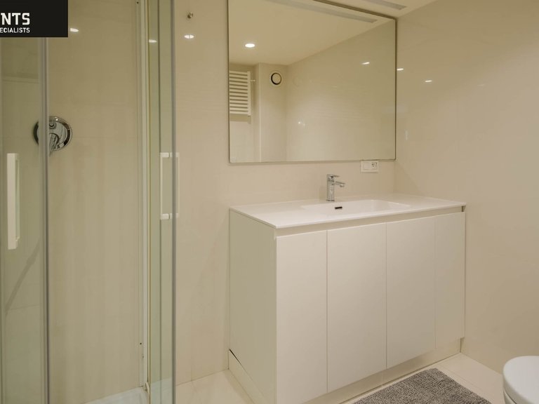 Villa for Sale in Nice, Nice Area 17