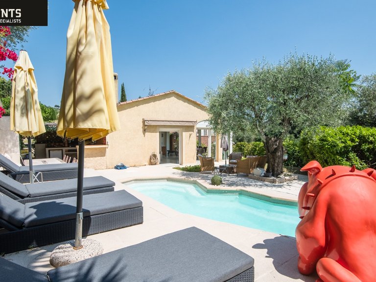 Villa for Sale in Nice, Nice Area 3