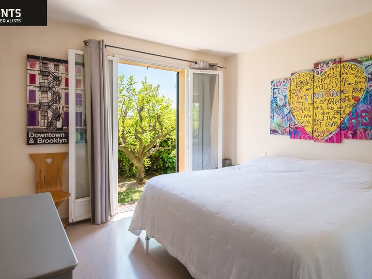 Villa for Sale in Nice, Nice Area 10