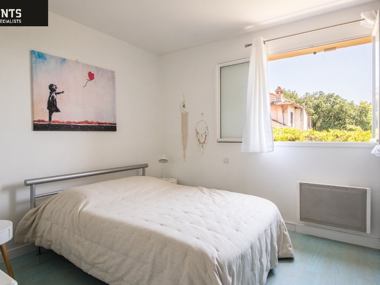 Villa for Sale in Nice, Nice Area 11