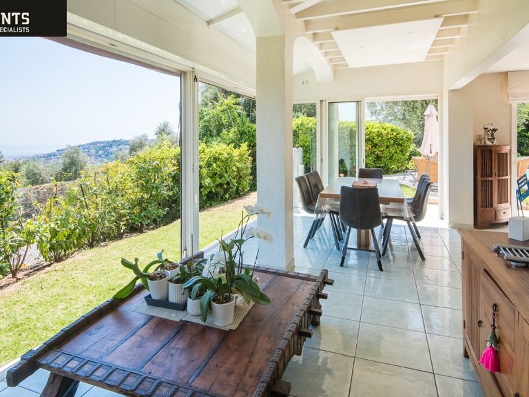 Villa for Sale in Nice, Nice Area 16