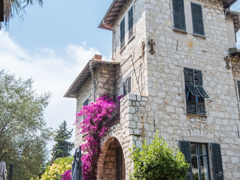 Villa for Sale in Nice, Nice Area 9
