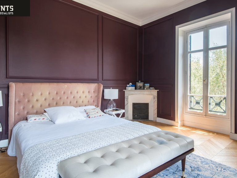 Villa for Sale in Nice, Nice Area 10