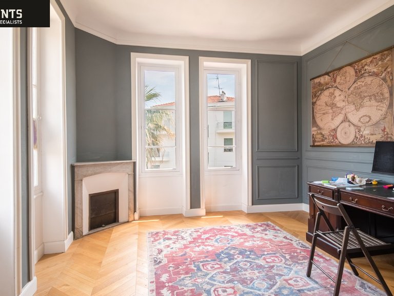 Villa for Sale in Nice, Nice Area 16