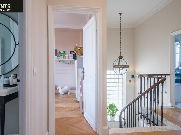 Villa for Sale in Nice, Nice Area 18