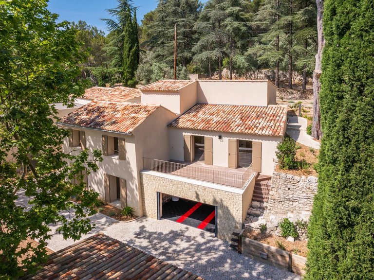 Villa for Sale in Aix En Provence, Aix En Provence Area 7