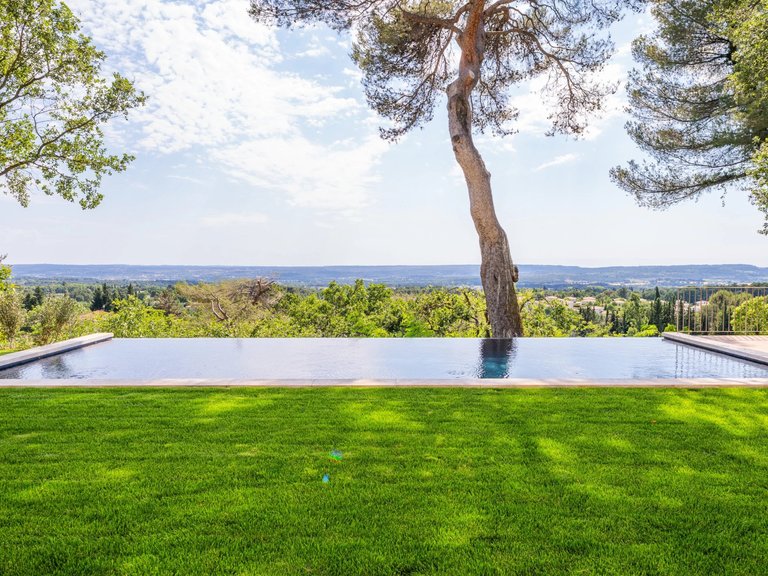 Villa for Sale in Aix En Provence, Aix En Provence Area 10