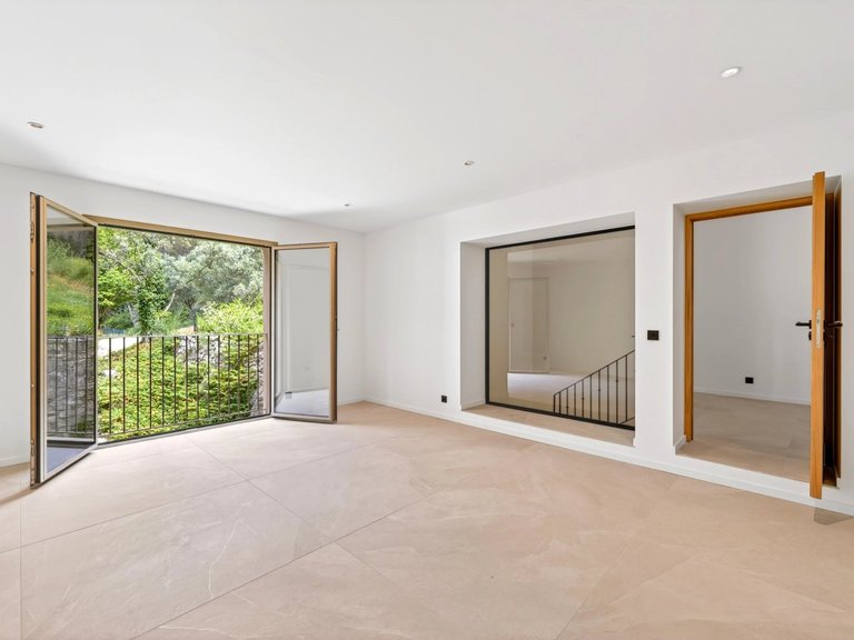 Villa for Sale in Aix En Provence, Aix En Provence Area 16