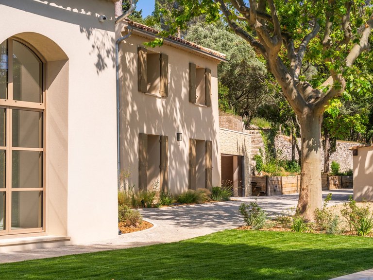 Villa for Sale in Aix En Provence, Aix En Provence Area 4