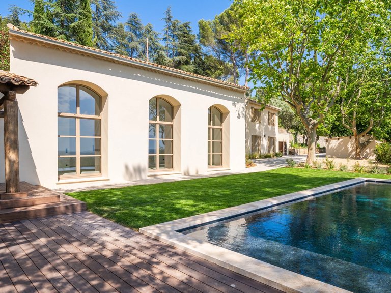 Villa for Sale in Aix En Provence, Aix En Provence Area 6
