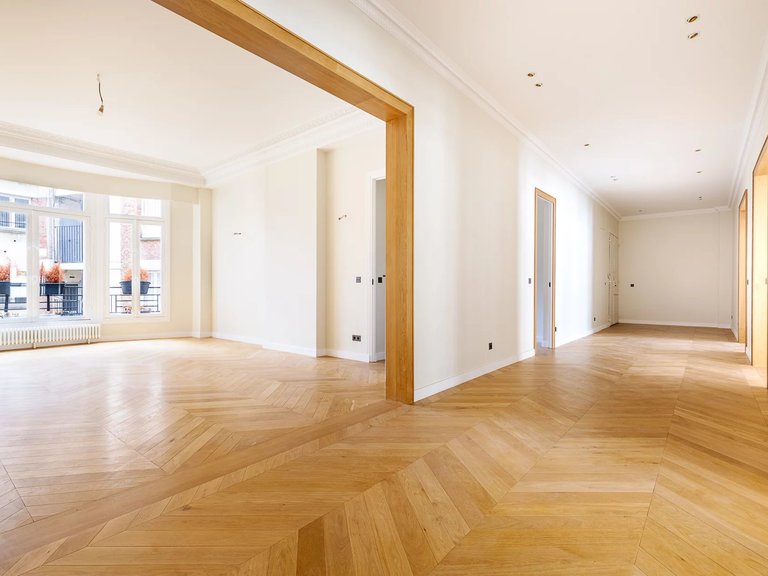 Apartment for Sale in 7th (invalides, Eiffel Tower, Orsay), Paris Left Bank (5th,6th & 7th ) 3
