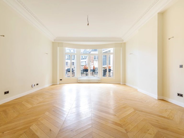 Apartment for Sale in 7th (invalides, Eiffel Tower, Orsay), Paris Left Bank (5th,6th & 7th ) 4