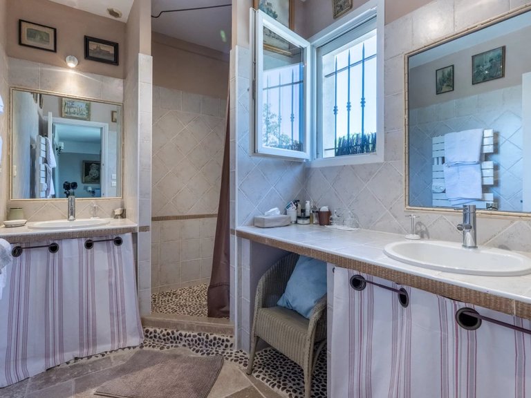 Villa for Sale in Maussane Les Alpilles, Alpilles (saint Remy, Maussane, Arles) 17