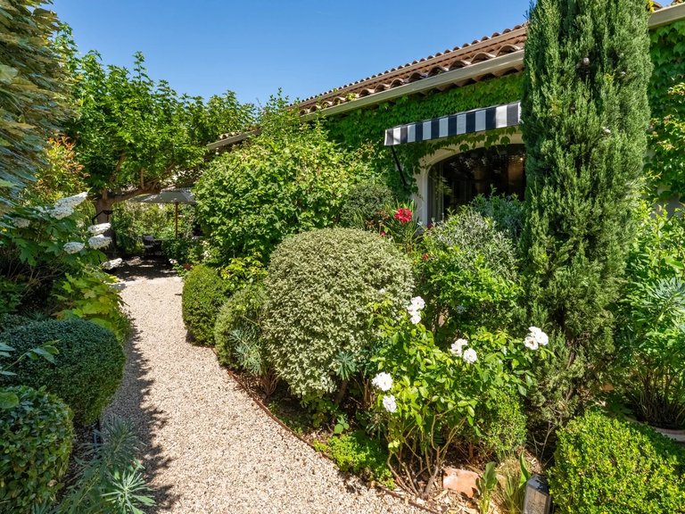Villa for Sale in Maussane Les Alpilles, Alpilles (saint Remy, Maussane, Arles) 18