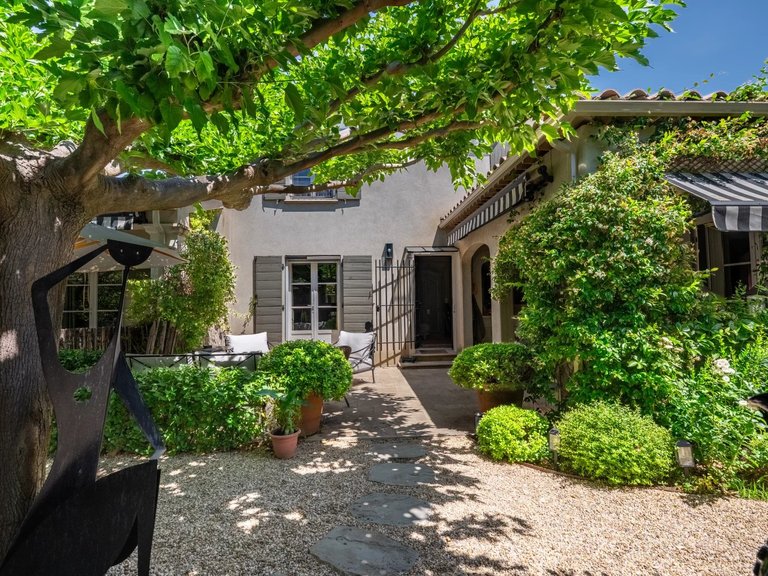 Villa for Sale in Maussane Les Alpilles, Alpilles (saint Remy, Maussane, Arles) 3