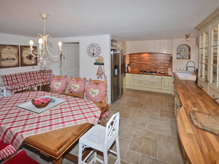 Villa for Sale in Mouans Sartoux, Mougins, Valbonne, Grasse Area 12