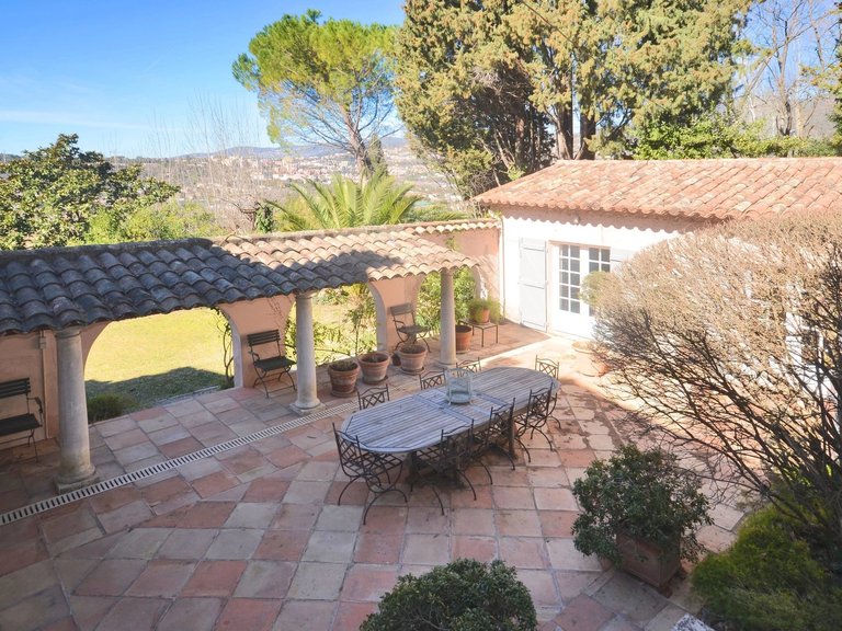 Villa for Sale in Grasse, Mougins, Valbonne, Grasse Area 6