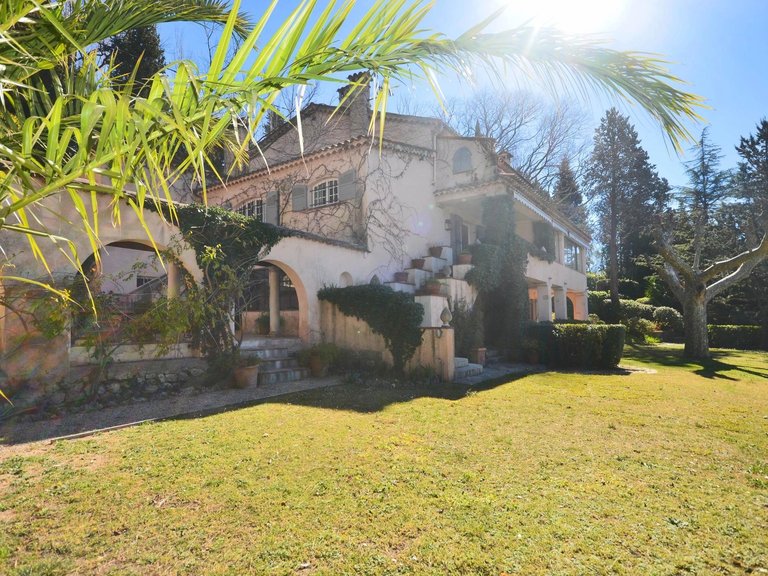 Villa for Sale in Grasse, Mougins, Valbonne, Grasse Area 9