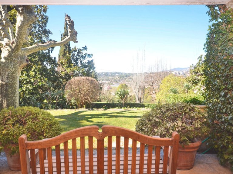 Villa for Sale in Grasse, Mougins, Valbonne, Grasse Area 12